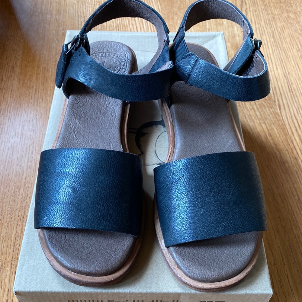 GeeWaWa sandals